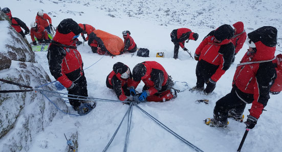 mountain rescue skills roped
